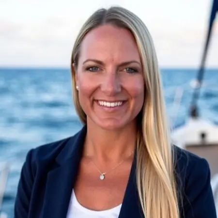 Lynsi Gibbons, Sail Consultant | Marine Industry Sales Professional on Influential Women