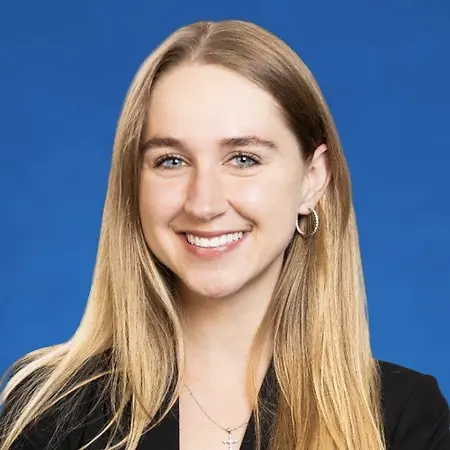 Gabriela Moss, Investment Banking Analyst on Influential Women