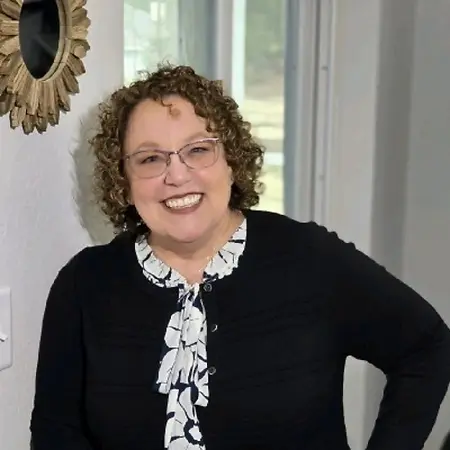Sherrie Busby, EDDA, CDSO, CDIPC, Dental Assistant Training Developer, Speaker & Coach | Entrepreneur on Influential Women