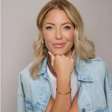 Jessica Burgio, Podcast Host-Growth Strategist-Community Builder on Influential Women
