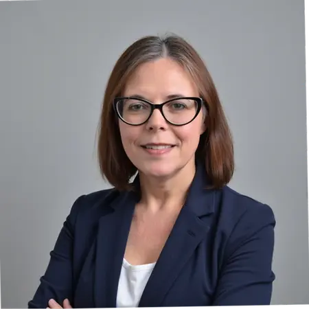 Elizabeth Leighty, Front Desk / Sales on Influential Women