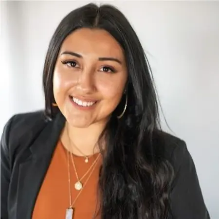 Tamara Monteon, Communications & Graphic Designer Consultant | Founder on Influential Women