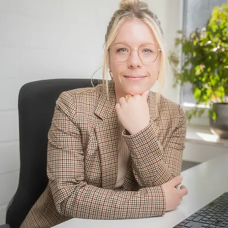 Evelyne Moser, Founder & CEO, Smart Business Partners LLC on Influential Women