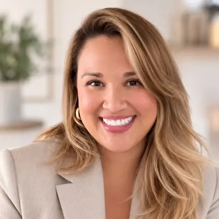 Steffany Ayala, MBA, Founder & Owner of SFinance | Director of Operations for Greenway Arts Alliance on Influential Women