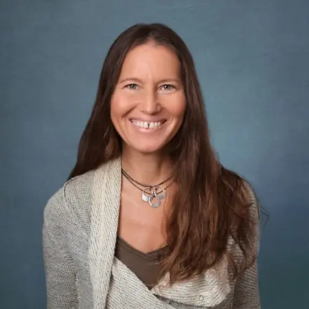 Sarah Head, Acupuncturist | Integrative Wellness Practitioner on Influential Women