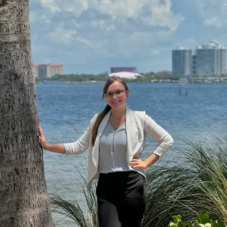 Hailee Wieberg, Senior Litigation Paralegal on Influential Women