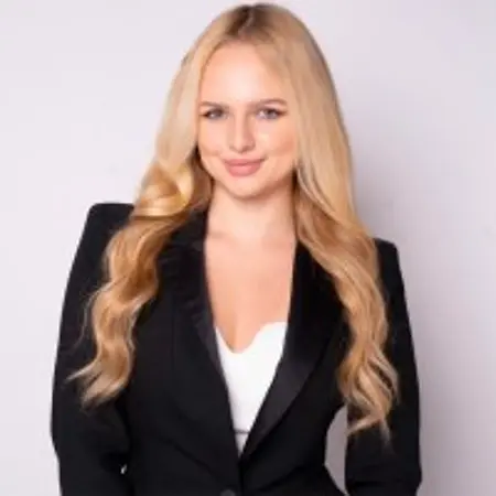 Nicole Saez, Investor Relations Analyst on Influential Women
