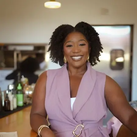 Mykea Braxton, Treasury Management Servicing OPS on Influential Women