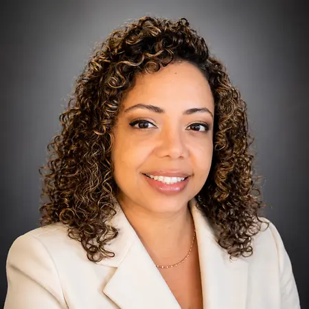 Luisana Albornoz, Founder on Influential Women