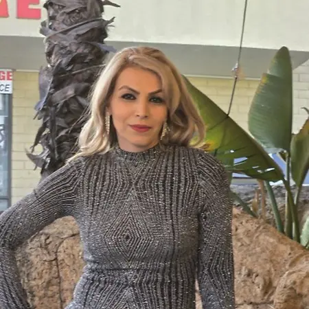 Farzaneh Akbarpour, Assistant Store Manager on Influential Women