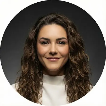 Nicolette Stepakoff, Agentic AI Change Engineering Lead on Influential Women