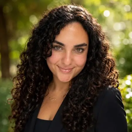 Melanis Stepanian, Environmental Management Analyst on Influential Women