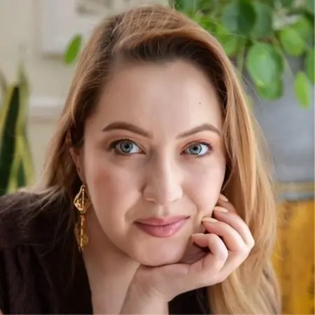 Alejandra Balcázar, Education on Influential Women