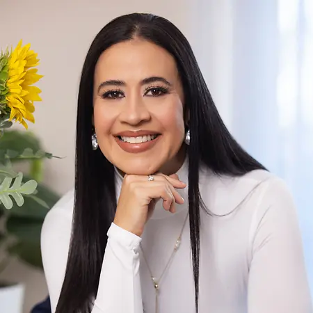 Kata Pacheco, Brand Coach & PR | Business Coach on Influential Women