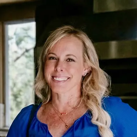 Tarin WIlloughby, Gut and Hormone Health Coach on Influential Women