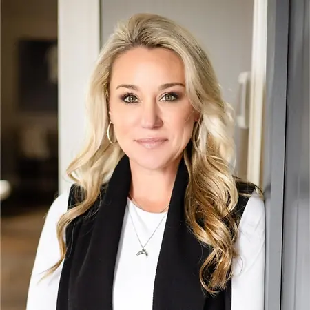 Kristin Curto, Medical Device Sales Representative on Influential Women