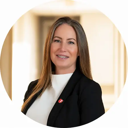 Lindsey Oakley, Financial Center Manager on Influential Women