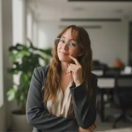 Ashleigh Mullen, Digital Marketing Entrepreneur on Influential Women