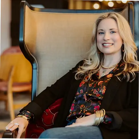 Kim Ledesma, Executive Assistant to the SVP of Emerging Market Sales & Global Partner Sales and the SVP of SLED on Influential Women