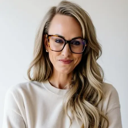Lindsey Thompson, Healthcare Consultant on Influential Women