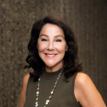 Leslie Lucy, Founder and Owner on Influential Women
