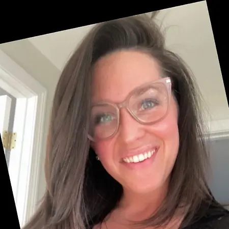 Danielle Parisee, Key Account Manager on Influential Women