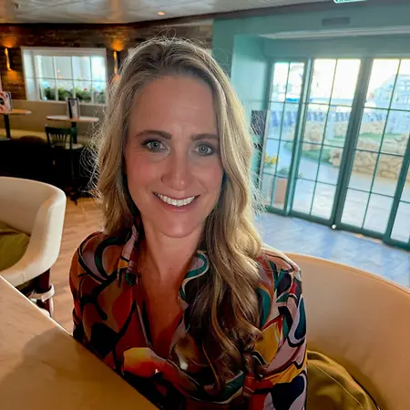 Kayla Kucharski, RDH