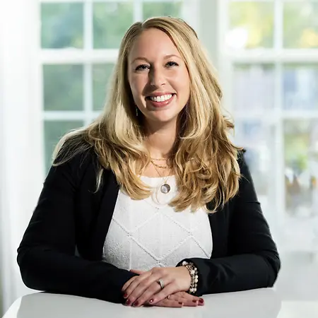 Amanda M. Farina, APRN, FNP-BC, Founder & Family Nurse Practitioner on Americas Best In Medicine