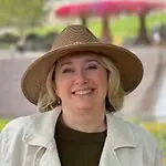 Sarah Nelson, Podcast Host, Coach, Art Therapy Practitioner, Writer, and Blogger on Influential Women